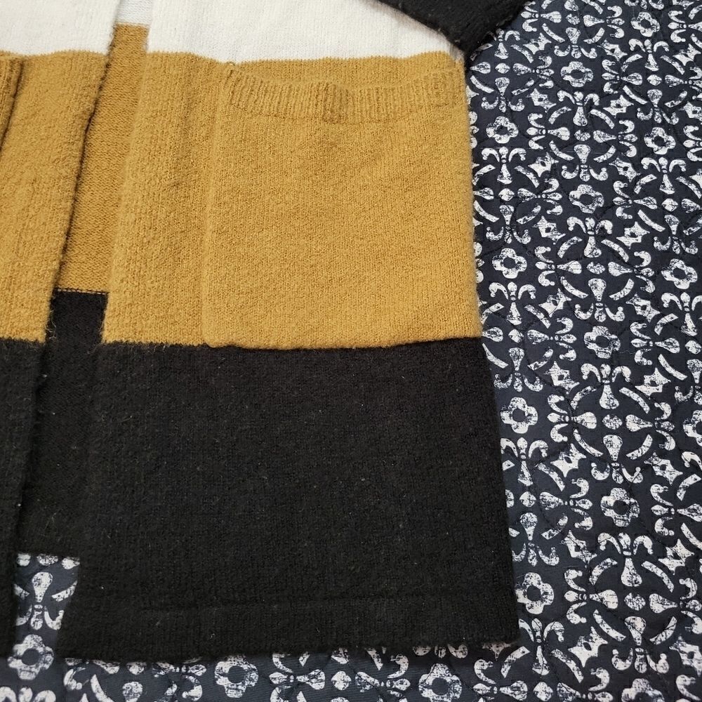 NWOT Daytrip Striped Color Block Butter Soft Fuzzy Casual Comfy Long Cardigan - Picture 3 of 5